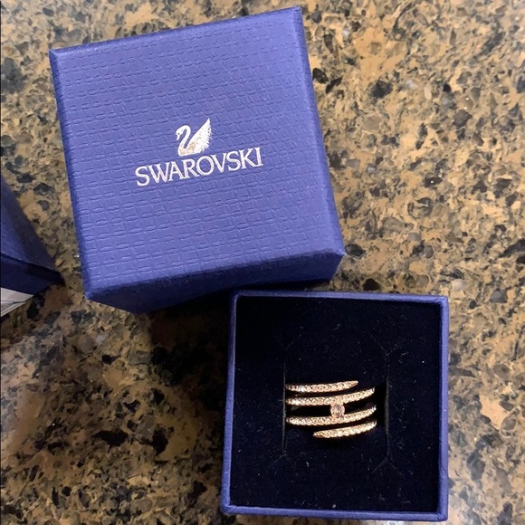 NWT Swarovski Ring - Picture 3 of 3